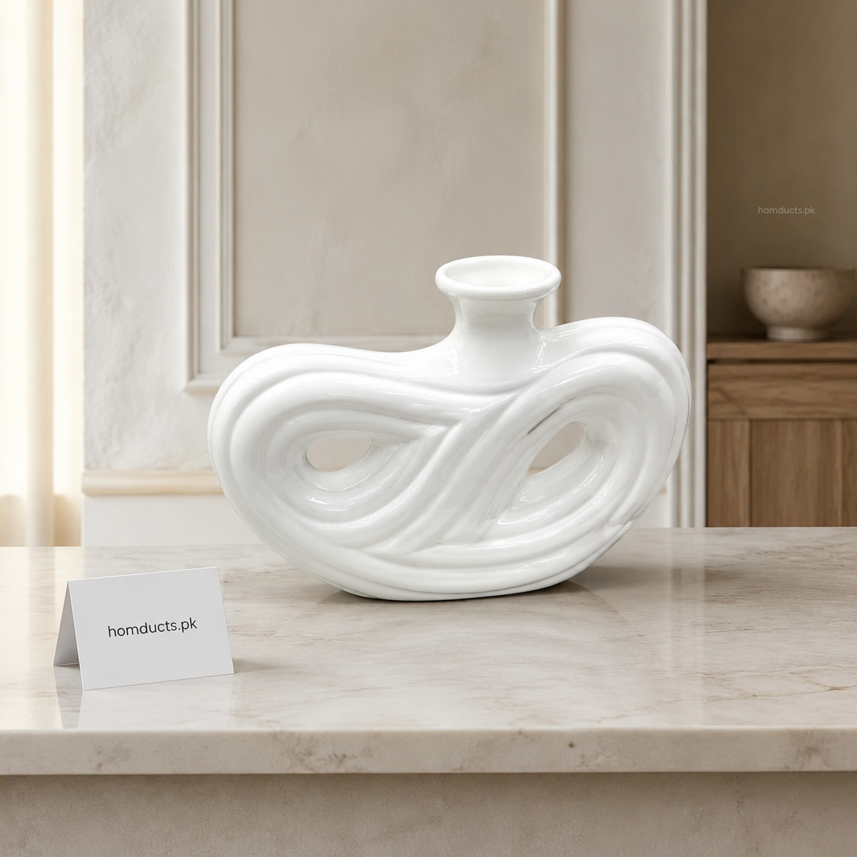Luxury White Ceramic Infinity Loop Vase – Modern Sculptural Flower Vase for Home Décor
