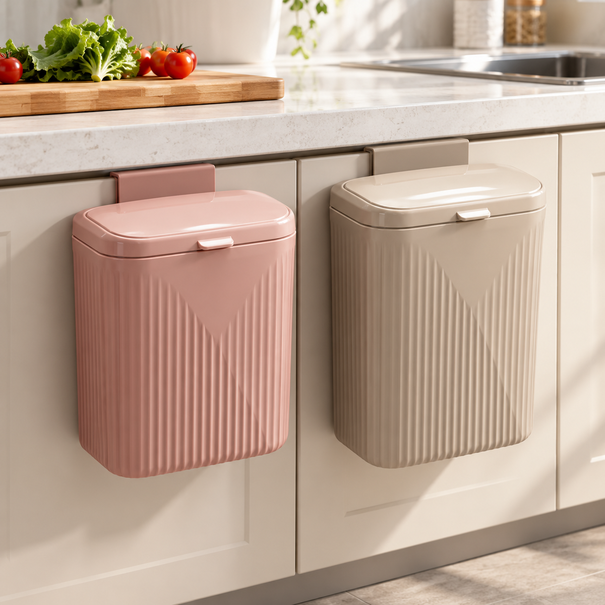 Hanging kitchen waste bins in 7L and 9L sizes