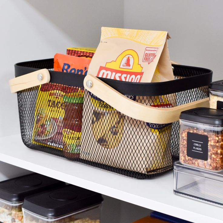 Large Metal Mesh Fruit and Vegetable Basket with Wooden Handles – Modern Kitchen Counter Storage Organizer