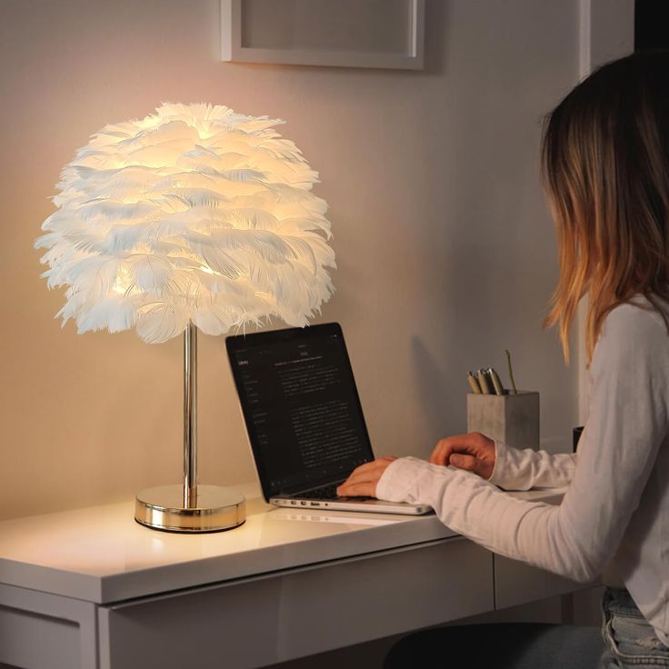 LumiPlume Feather Table Lamp – Warm Glow with Gold Base (1pc)