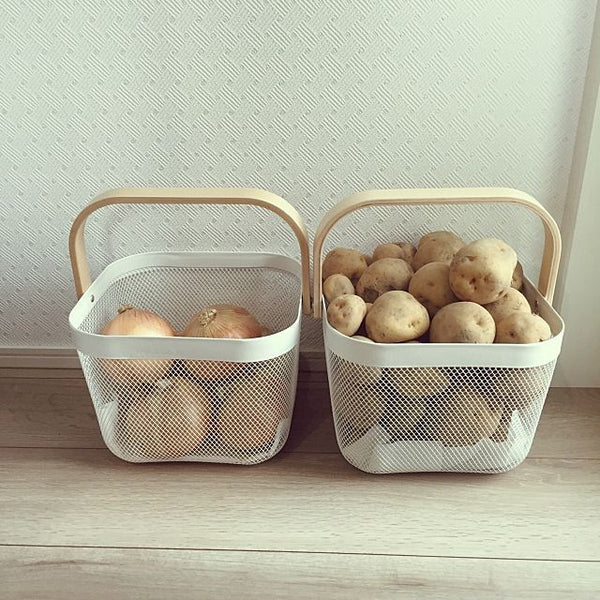 Modern Metal Mesh Fruit Basket with Wooden Handle – Stylish Kitchen Counter Storage for Fruits and Vegetables