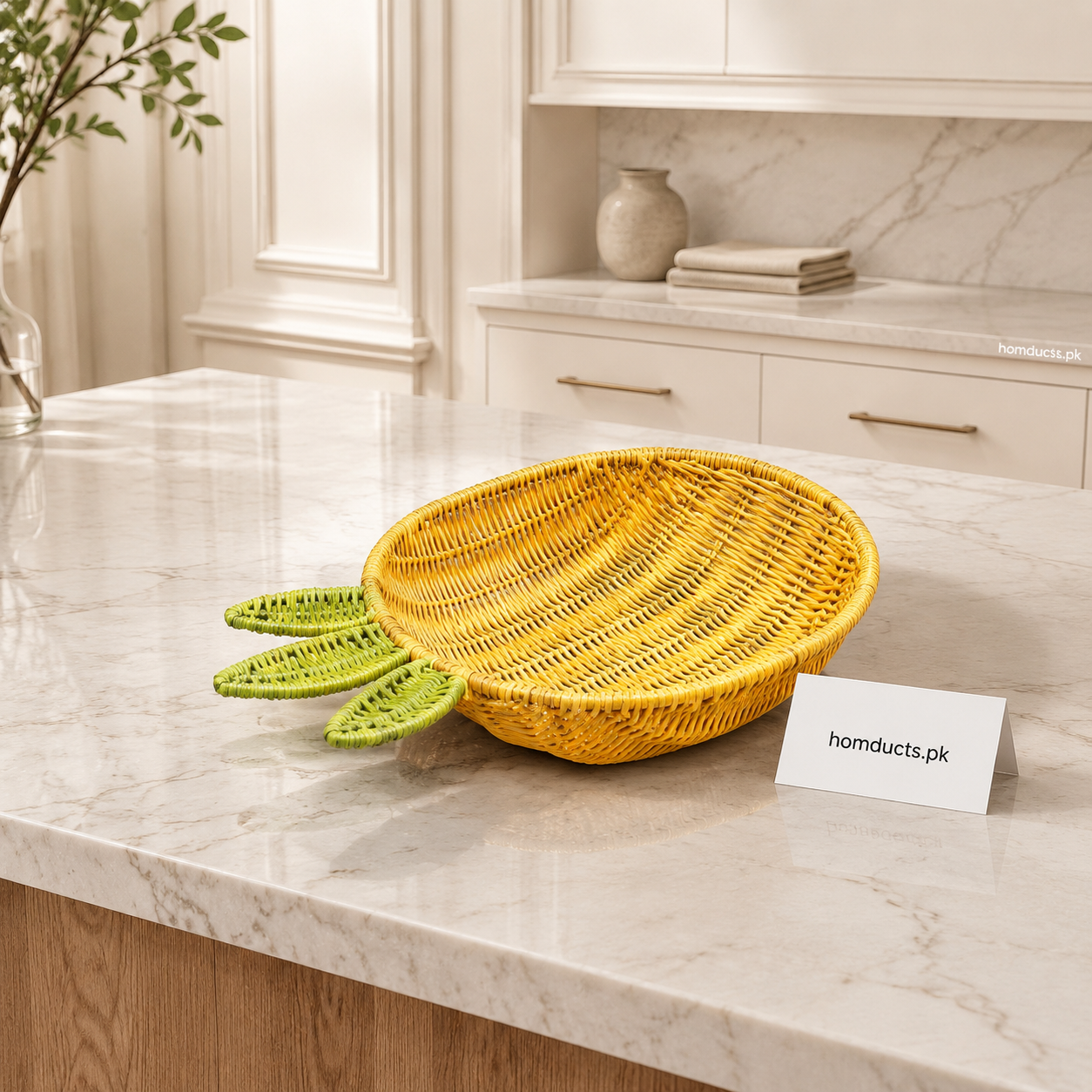 Pineapple-Shaped Wooden Serving Basket – Decorative Fruit & Snack Tray (28 × 17 × 5 cm)