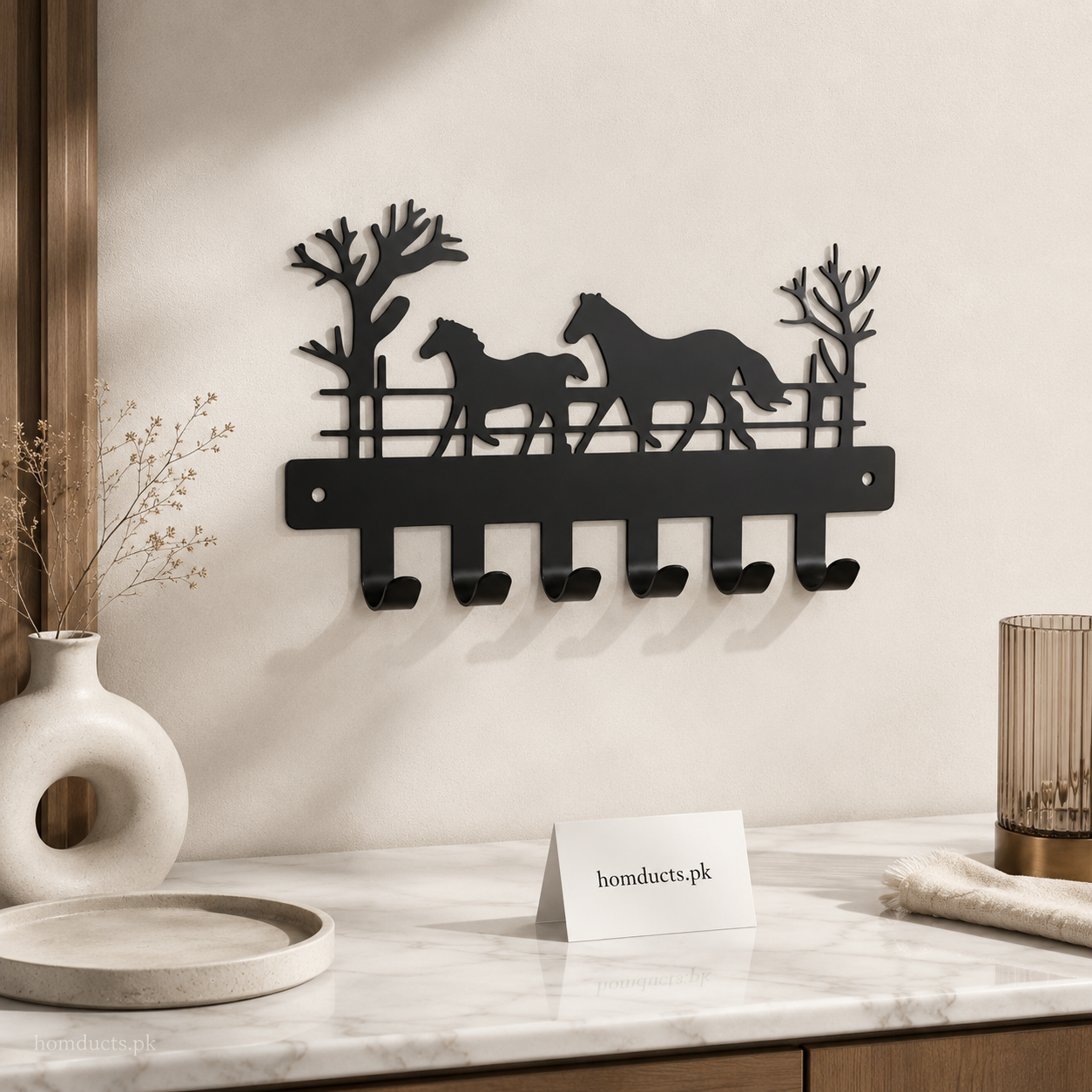 Horse Design Wall-Mounted Metal Key Holder with 6 Hooks – Decorative Black Key Organizer