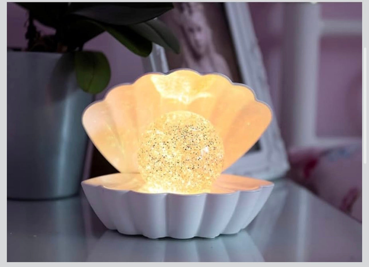 Luxury Pearl Glow Shell Lamp – Aesthetic LED Decorative Night Light for Bedroom & Vanity