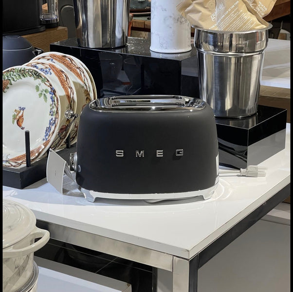 SMEG 2-Slice Retro Toaster – Matte Black Premium Stainless Steel Bread Toaster with Multi-Function Controls
