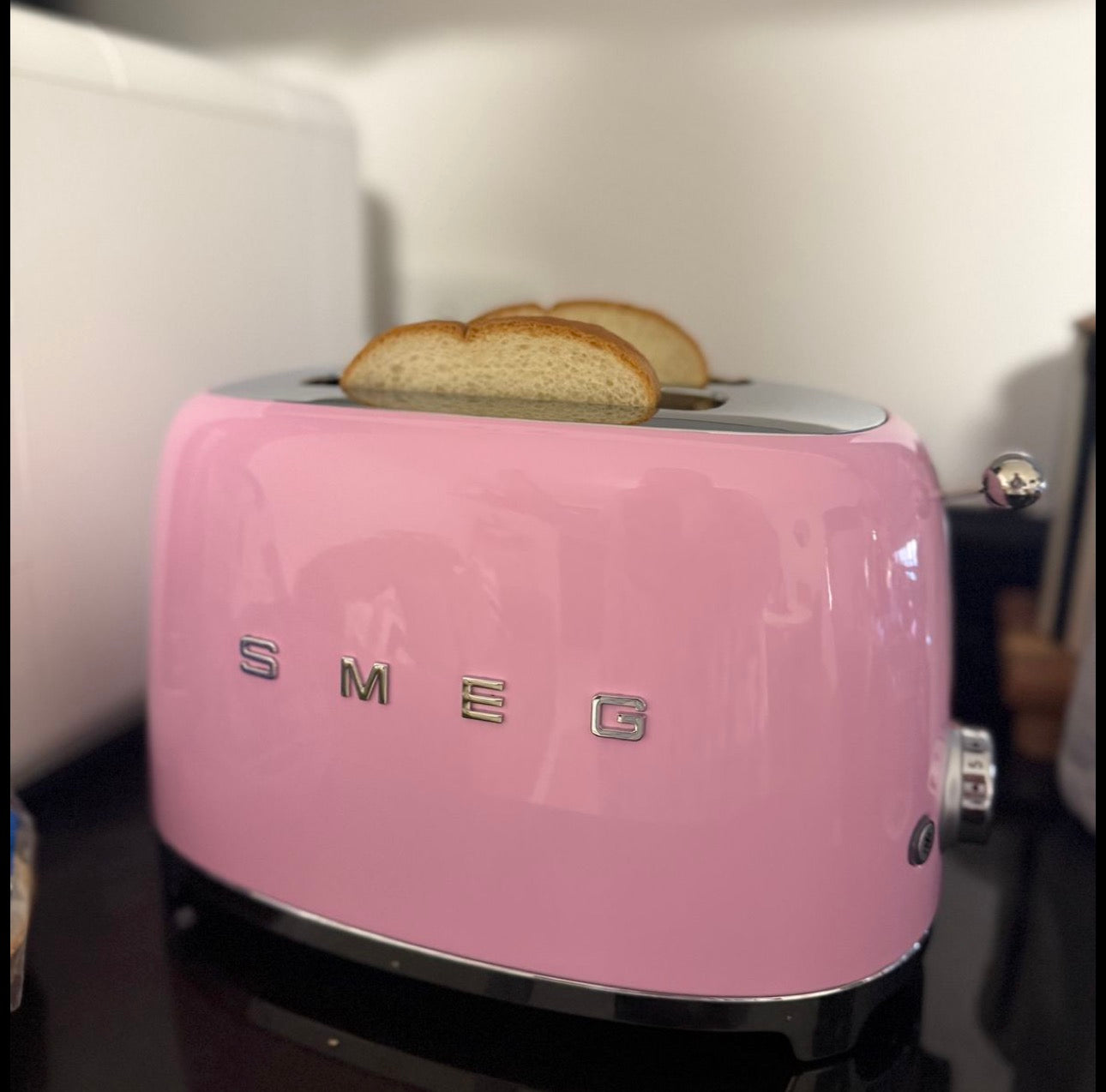 SMEG 2-Slice Retro Toaster – Pastel Pink Premium Stainless Steel Bread Toaster with Multi-Function Controls