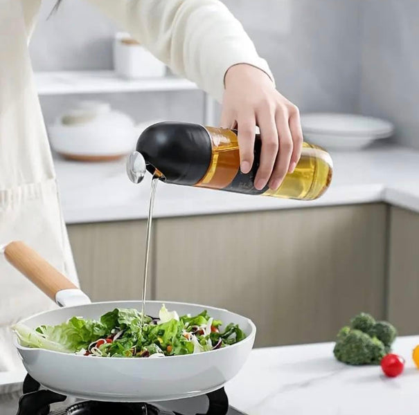 Glass Oil Dispenser Bottle with Automatic Pour Lid – Modern Kitchen Oil & Sauce Container