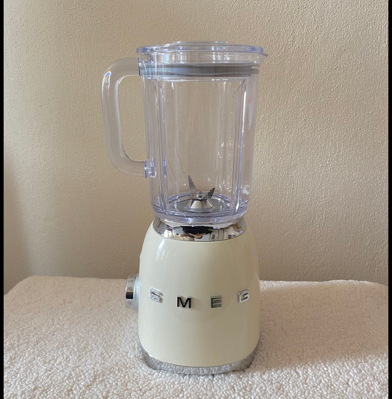 SMEG Retro Blender – Cream White Premium High-Speed Kitchen Blender with Multi-Speed Control