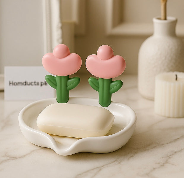 Cute Flower Soap Dish Holder – Plastic Bathroom Soap Tray with Dual Drainage | Homducts.pk