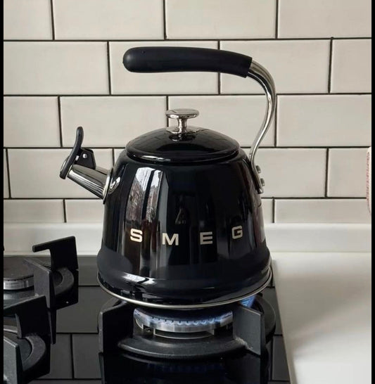 SMEG Retro Whistling Kettle – Matte Black Premium Stainless Steel Stovetop Tea Kettle