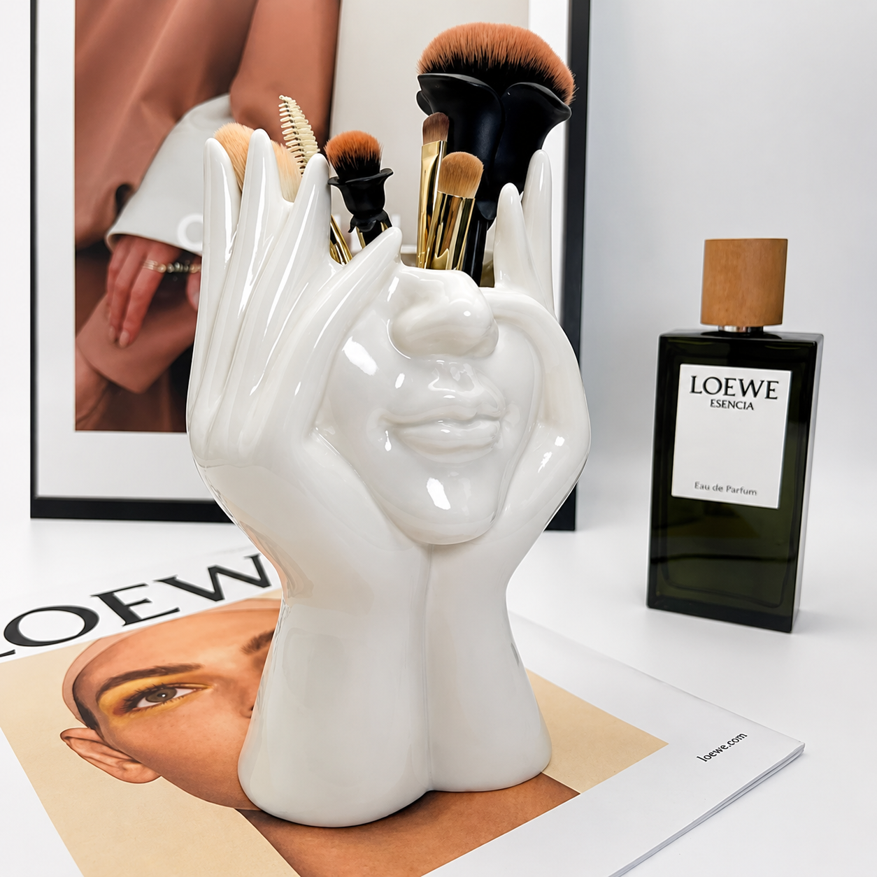 Face Planter Vase – Modern Abstract Hand Sculpture Flower Pot for Home & Office Decor