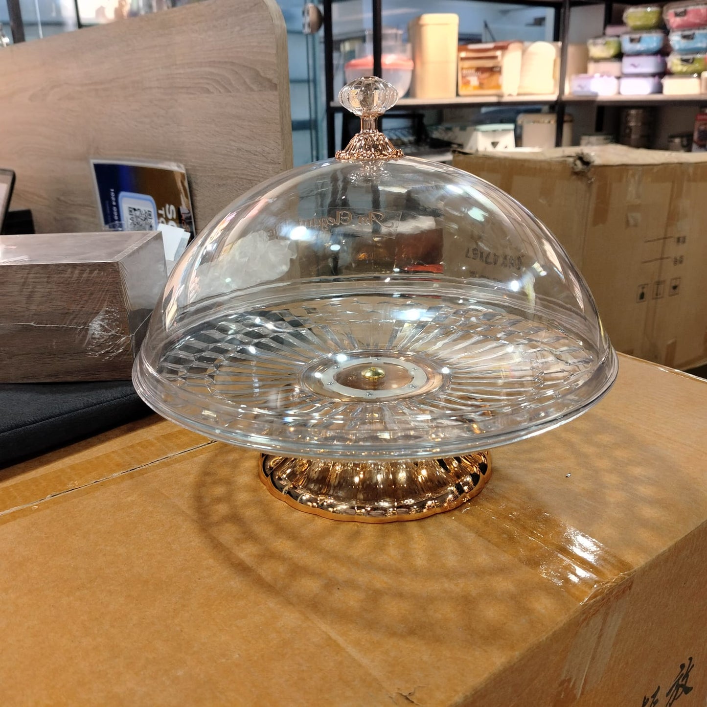 Luxury Crystal Clear Cake Stand with Dome Lid & Gold Base – Elegant Dessert & Serving Display