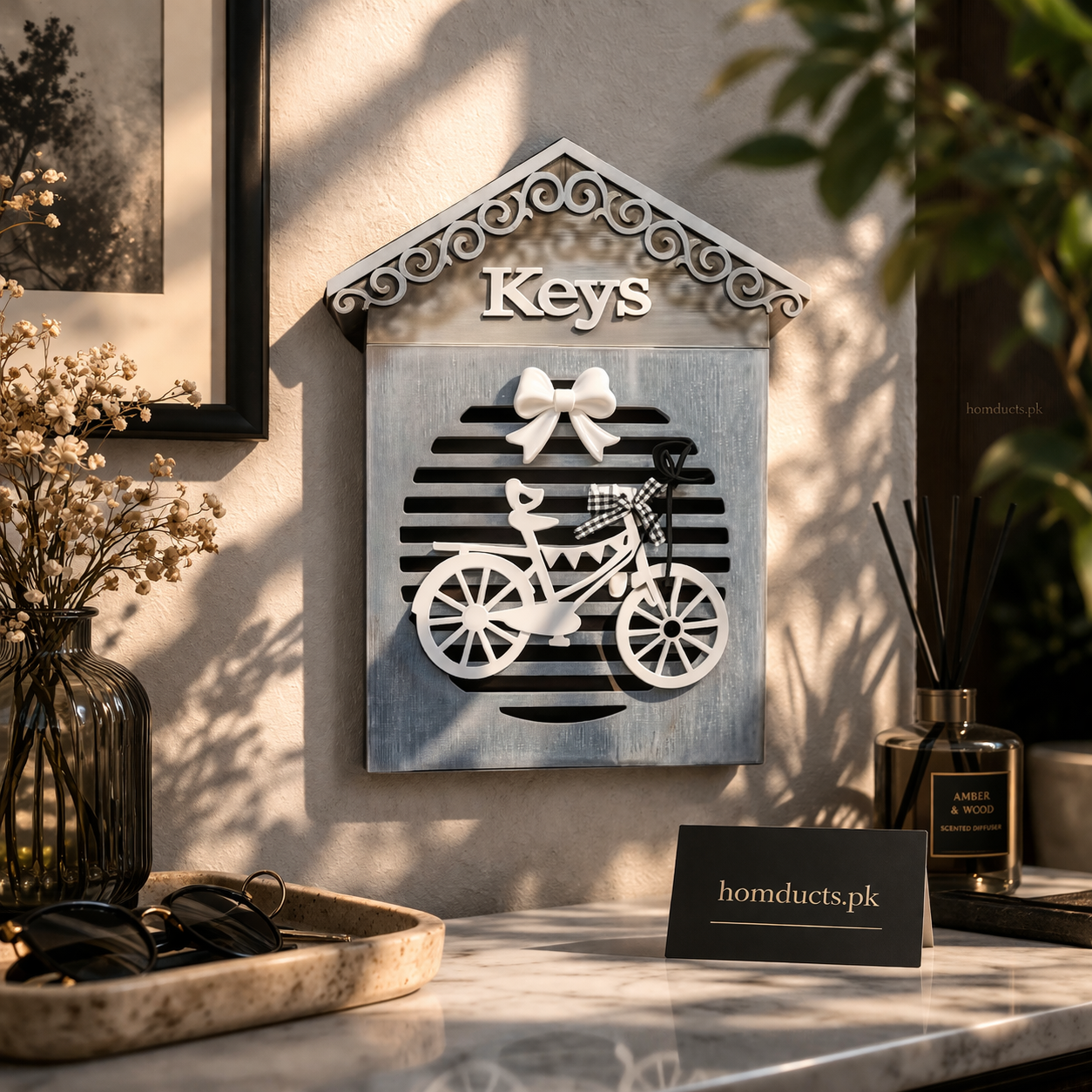 Luxury Wall-Mounted Decorative Key Holder with Bicycle Design | Stylish Entryway Organizer