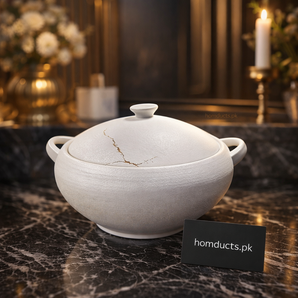 Elegant White Serving Casserole with Lid – Luxury Tableware (1 Pc)