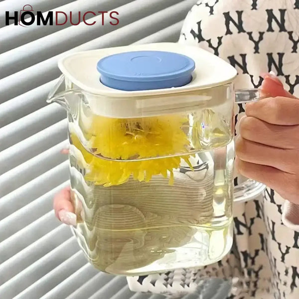 Brew & Sip: Transparent Glass Tea Cup with Integrated Infuser & Handle