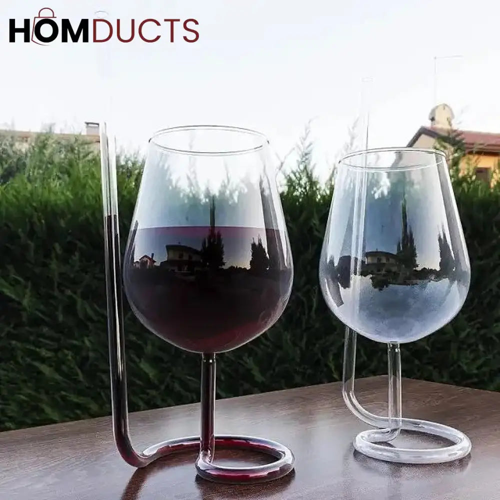 Elegant Cocktail Glass with Straw: The Perfect Wine & Cocktail Companion