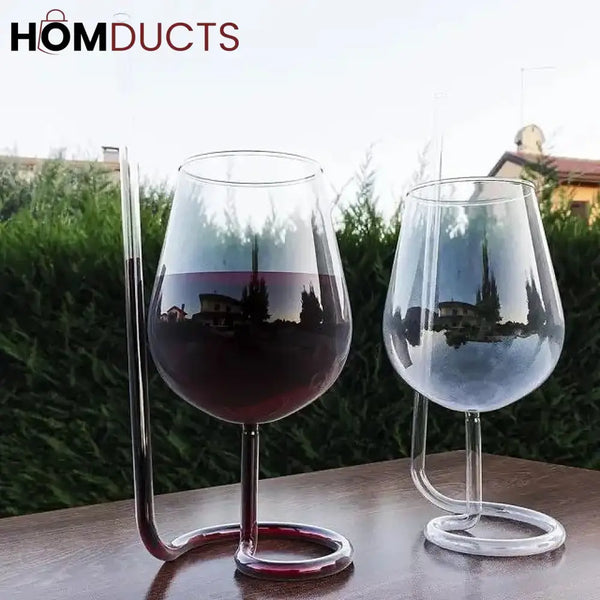 Elegant Cocktail Glass with Straw: The Perfect Wine & Cocktail Companion