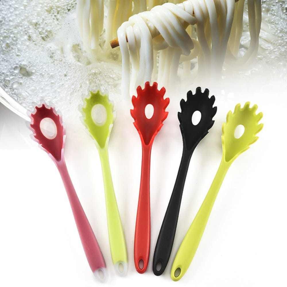 Plastic Spaghetti Server Spoon 28.5cm – Pasta Serving Spoon with Drainage Hole | Random Color