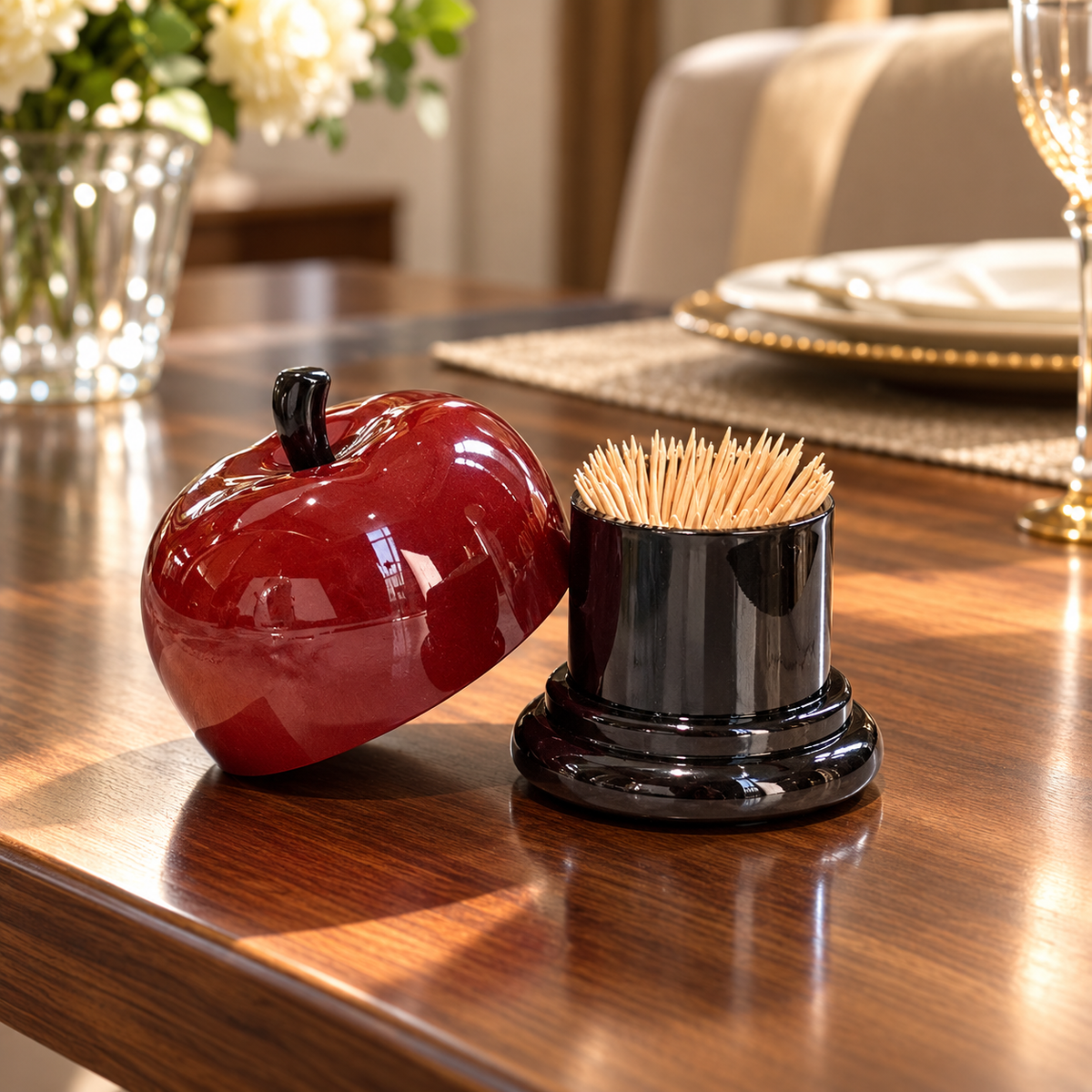 Apple-shaped covered toothpick holder with removable lid