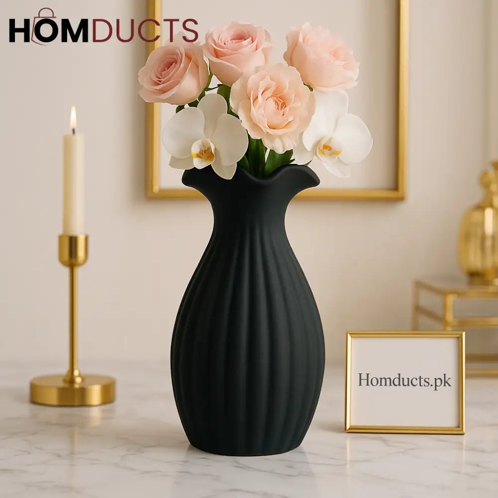 Luxury Matte Black Flower Vase – Modern Decorative Centerpiece for Home & Office