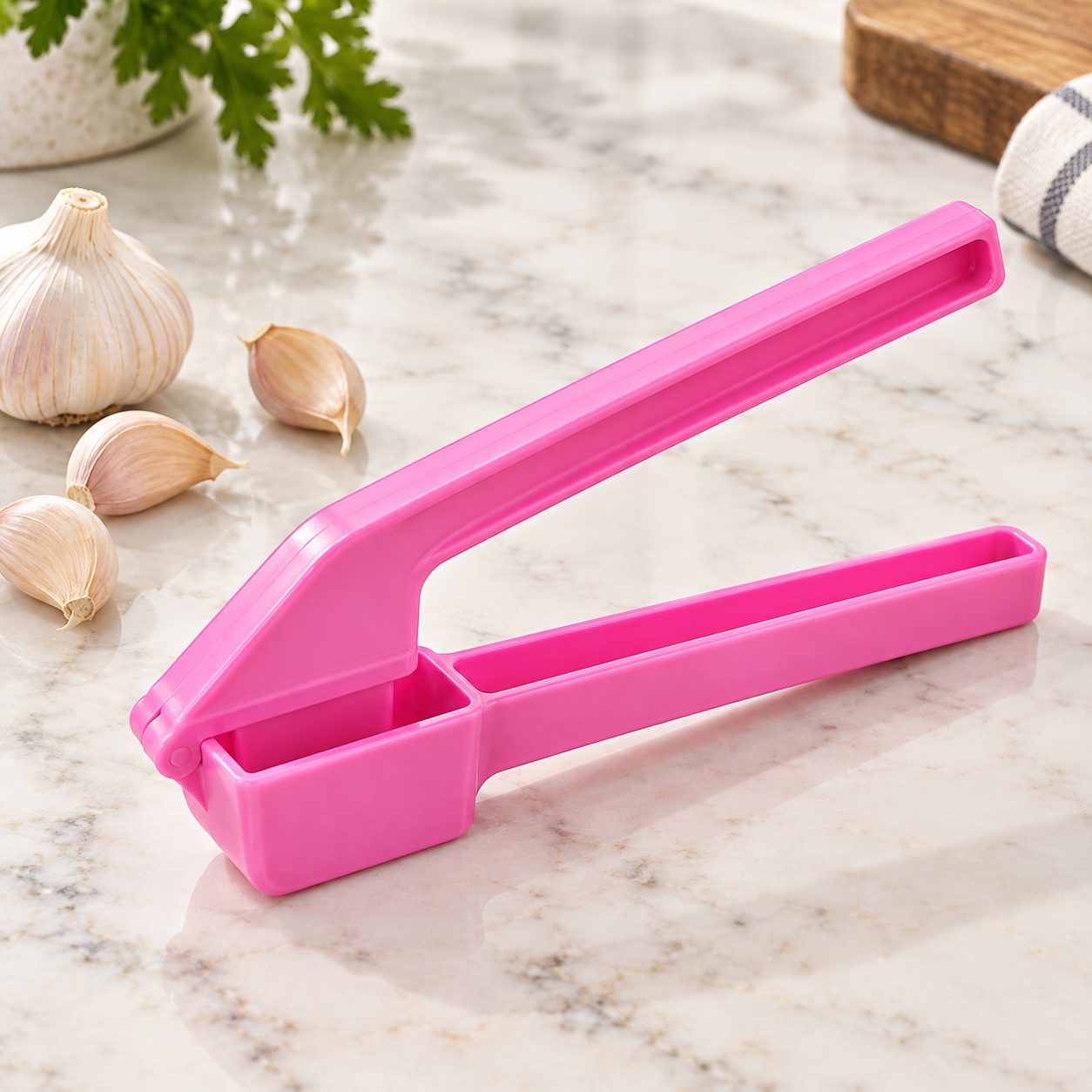 Manual garlic press