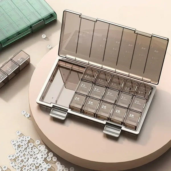 PORTABLE WEEKLY PILL ORGANIZER – 7 DAYS 3/4 TIMES A DAY STACKABLE & COLORFUL DESIGN